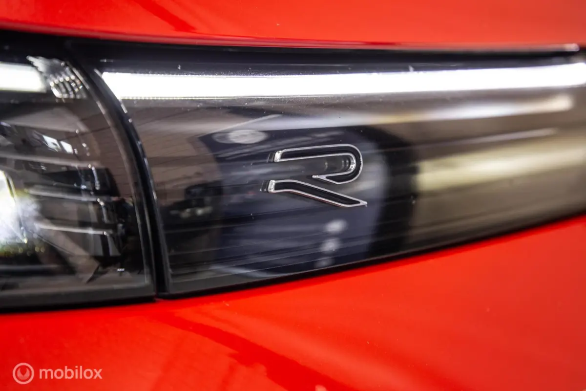 1.5 eHybrid R-Line|Leer|Massage|Trekh.|IQ|NL-auto|Stoelventilatie|Black-Style