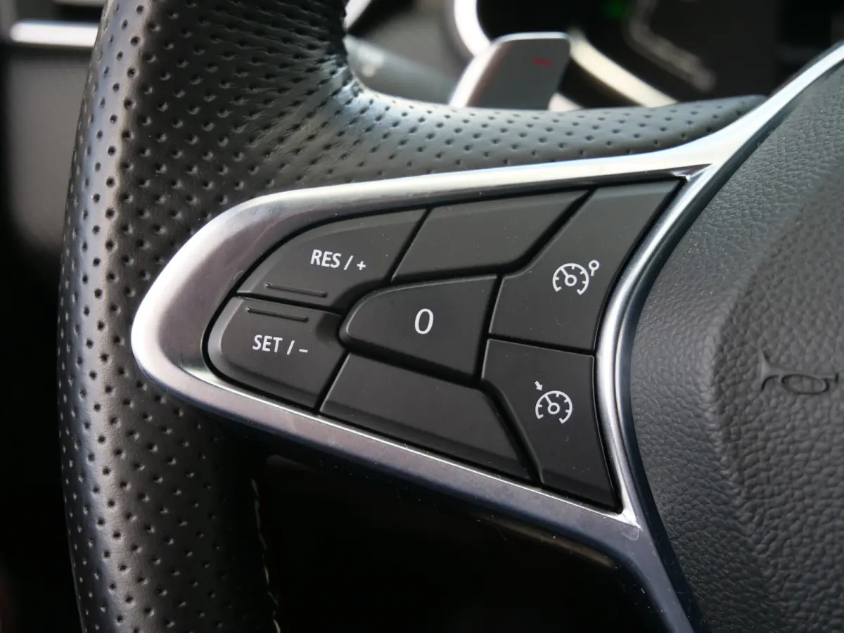 1.3 TCe R.S. Line 131 Pk Automaat DAB / Apple Carplay / Camera / Navi