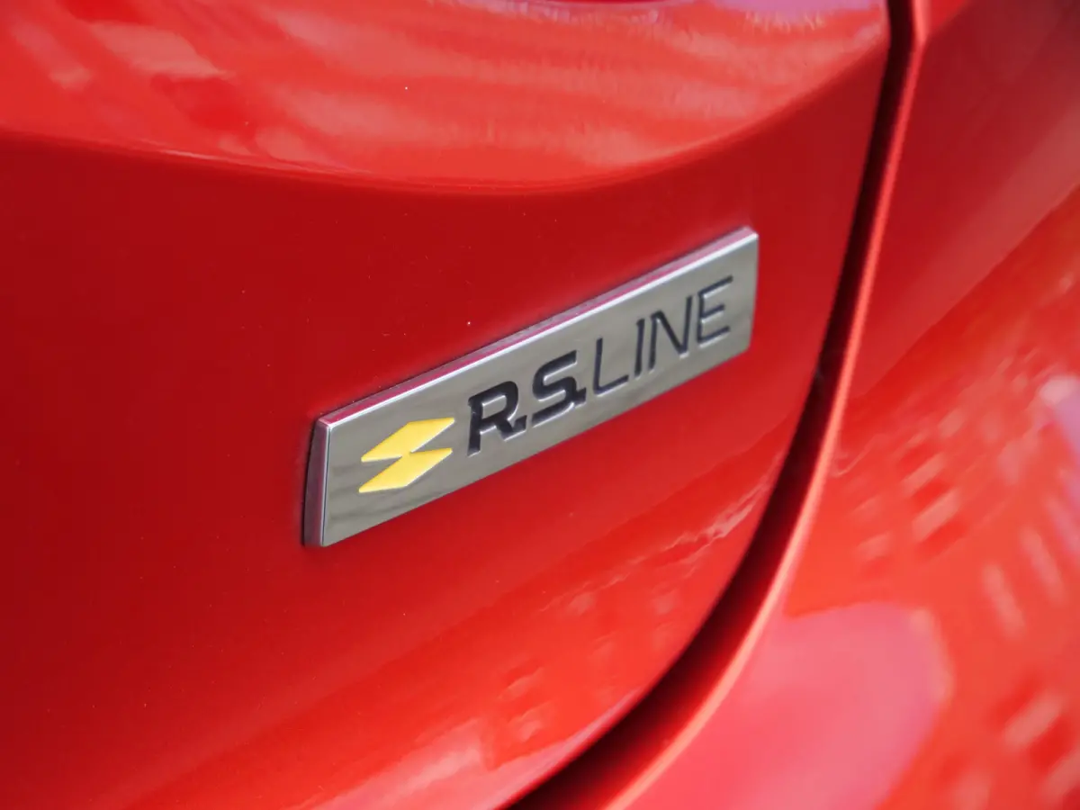 1.3 TCe R.S. Line 131 Pk Automaat DAB / Apple Carplay / Camera / Navi