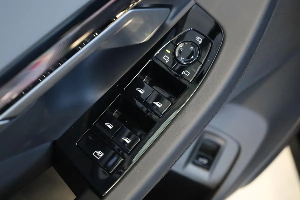 530e xDrive | M Sportpakket | Panorama Dak | Harman/Kardon | Driving Assistant Professional