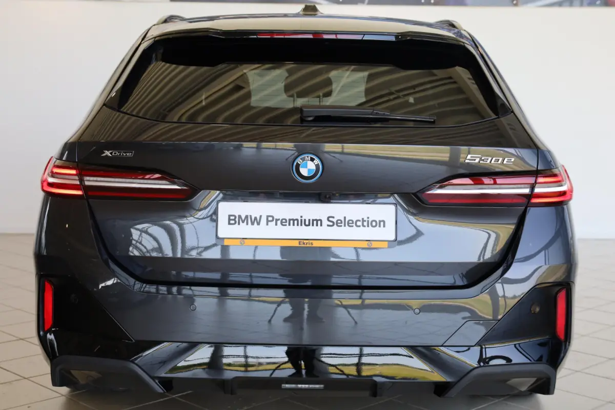 530e xDrive | M Sportpakket | Panorama Dak | Harman/Kardon | Driving Assistant Professional