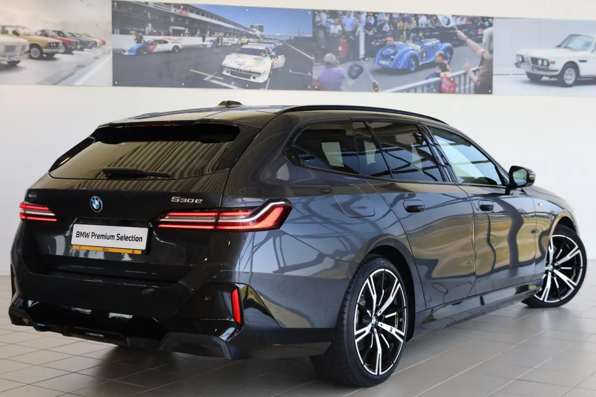 530e xDrive | M Sportpakket | Panorama Dak | Harman/Kardon | Driving Assistant Professional