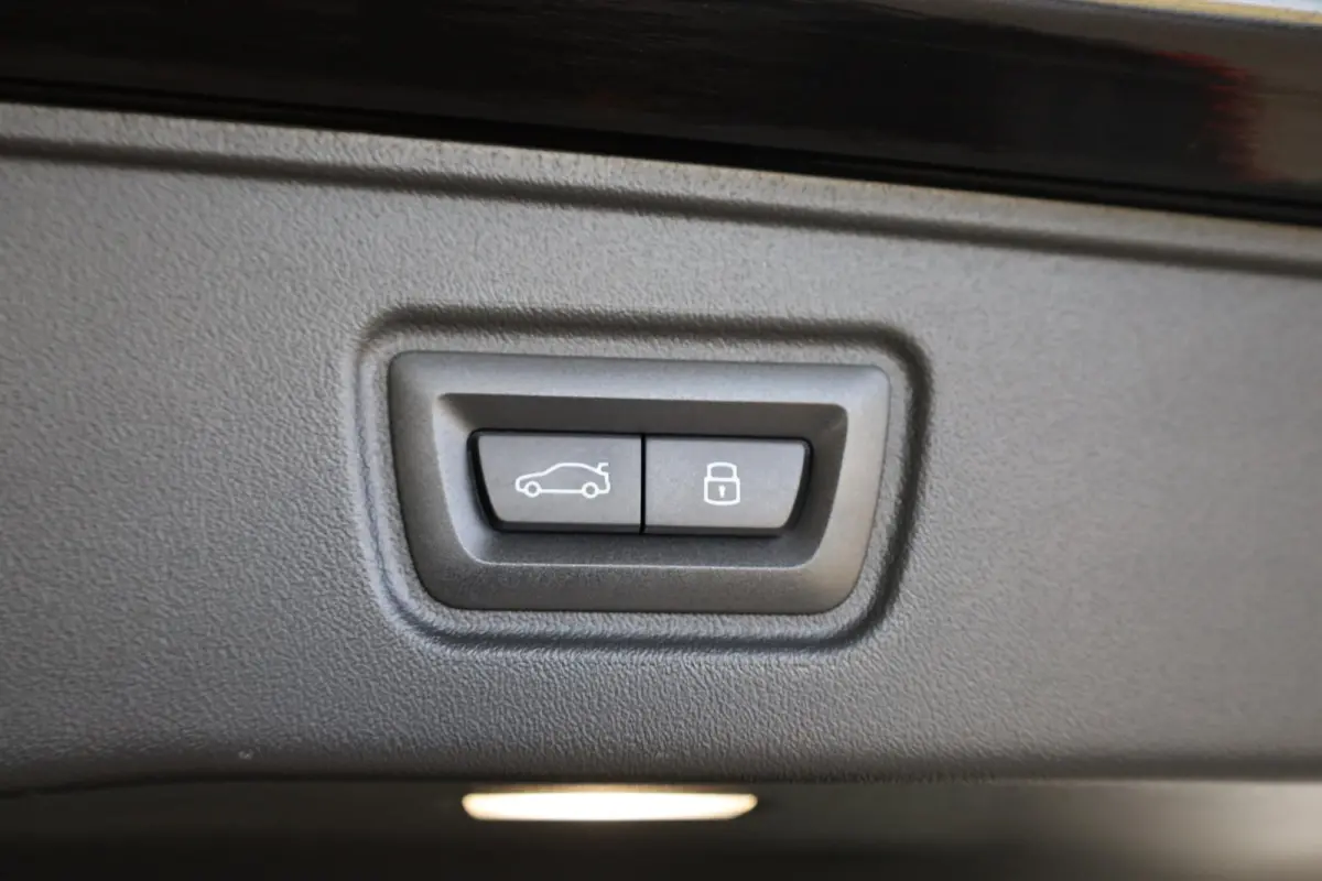 530e xDrive | M Sportpakket | Panorama Dak | Harman/Kardon | Driving Assistant Professional