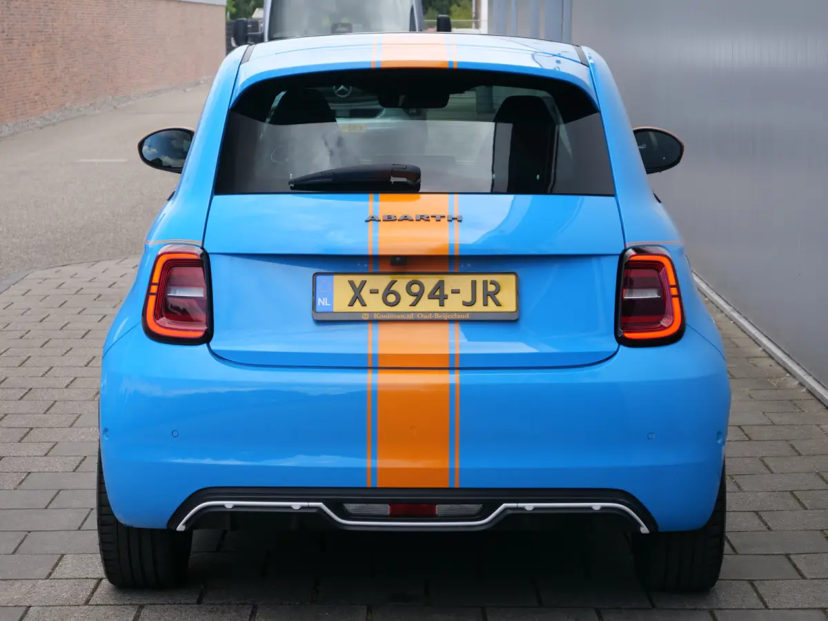 Abarth Turismo 42 kWh 155Pk Automaat Navigatie / LED / Panoramadak / Camera / SOH 95%