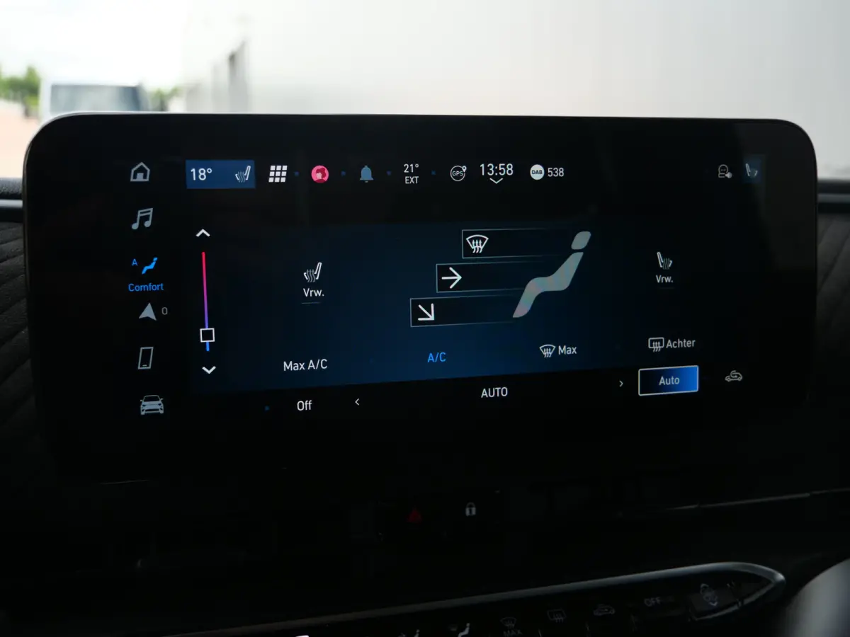 Abarth Turismo 42 kWh 155Pk Automaat Navigatie / LED / Panoramadak / Camera / SOH 95%