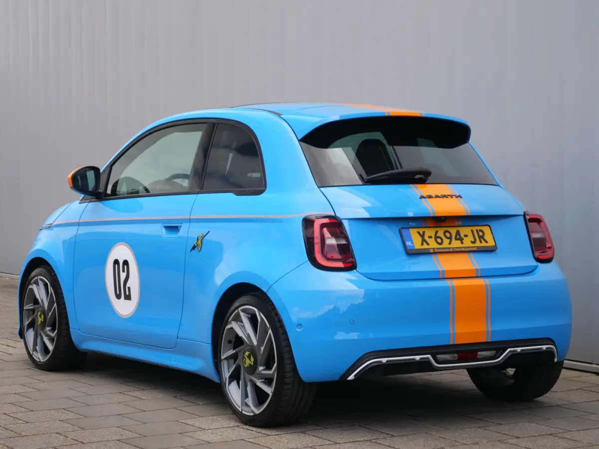 Abarth Turismo 42 kWh 155Pk Automaat Navigatie / LED / Panoramadak / Camera / SOH 95%