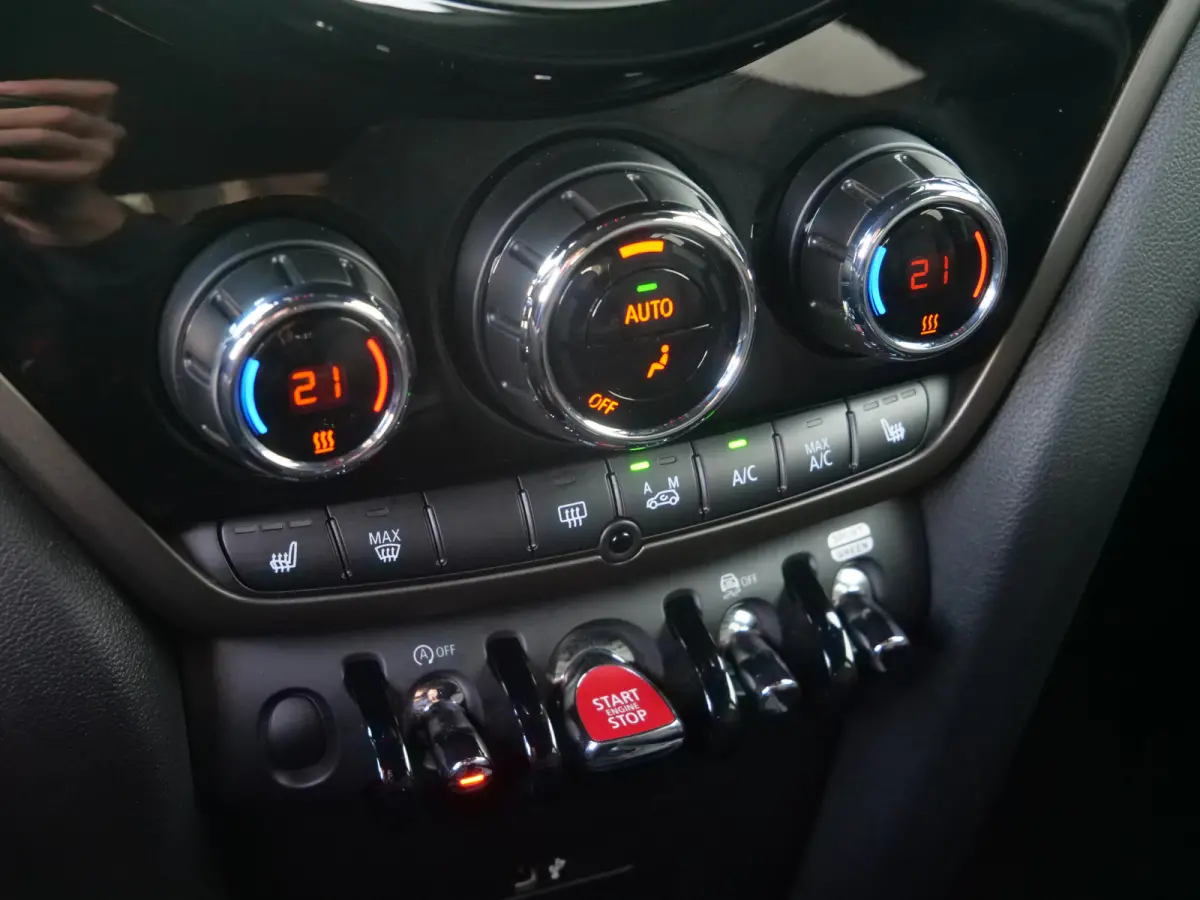 2.0 Cooper S Rockingham GT Edition Headup display / Camera / 19 Inch / Sportstoelen