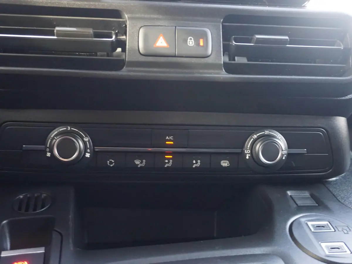 L2 50 kWh | 0% rente | camera | Apple Carplay/Android Auto | laadruimtebetimmering | Comfort stoelen | rijklaarprijs