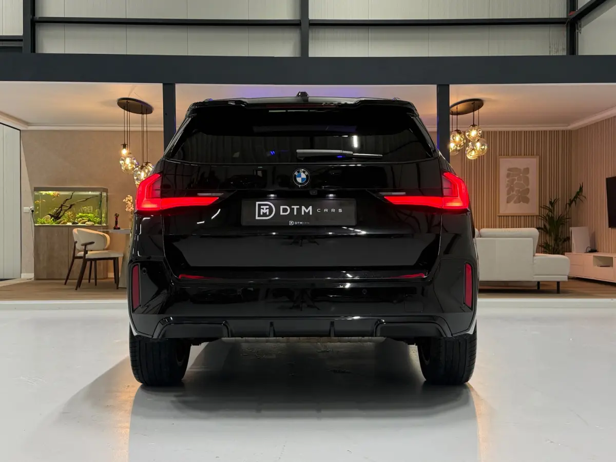 BMW sDrive20i M Sport Pano Sportstoelen ACC Trekhaak Navi LED Camera Carplay