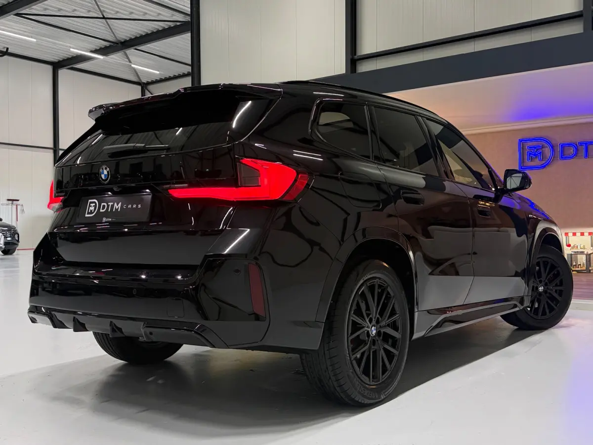 BMW sDrive20i M Sport Pano Sportstoelen ACC Trekhaak Navi LED Camera Carplay