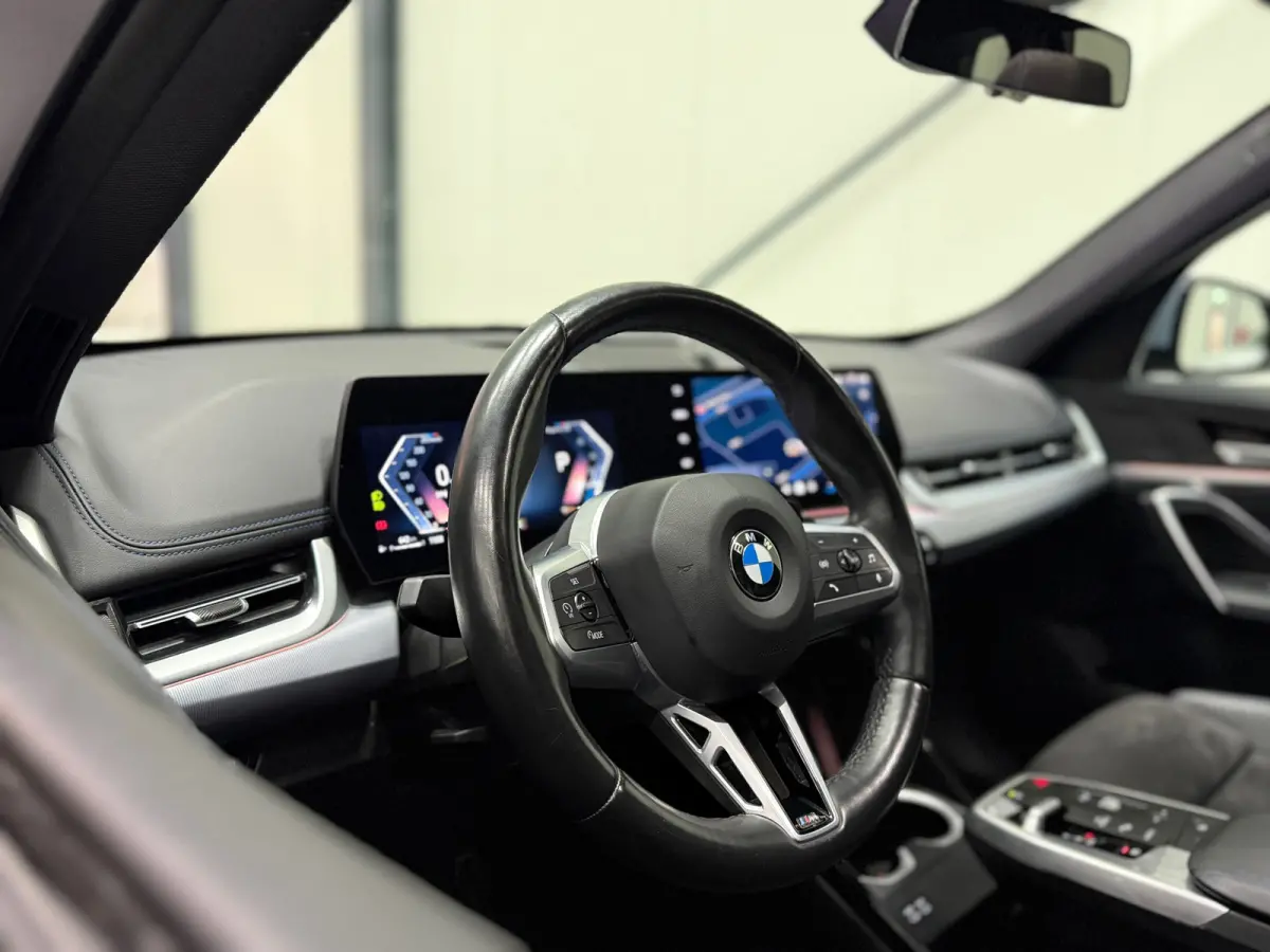 BMW sDrive20i M Sport Pano Sportstoelen ACC Trekhaak Navi LED Camera Carplay