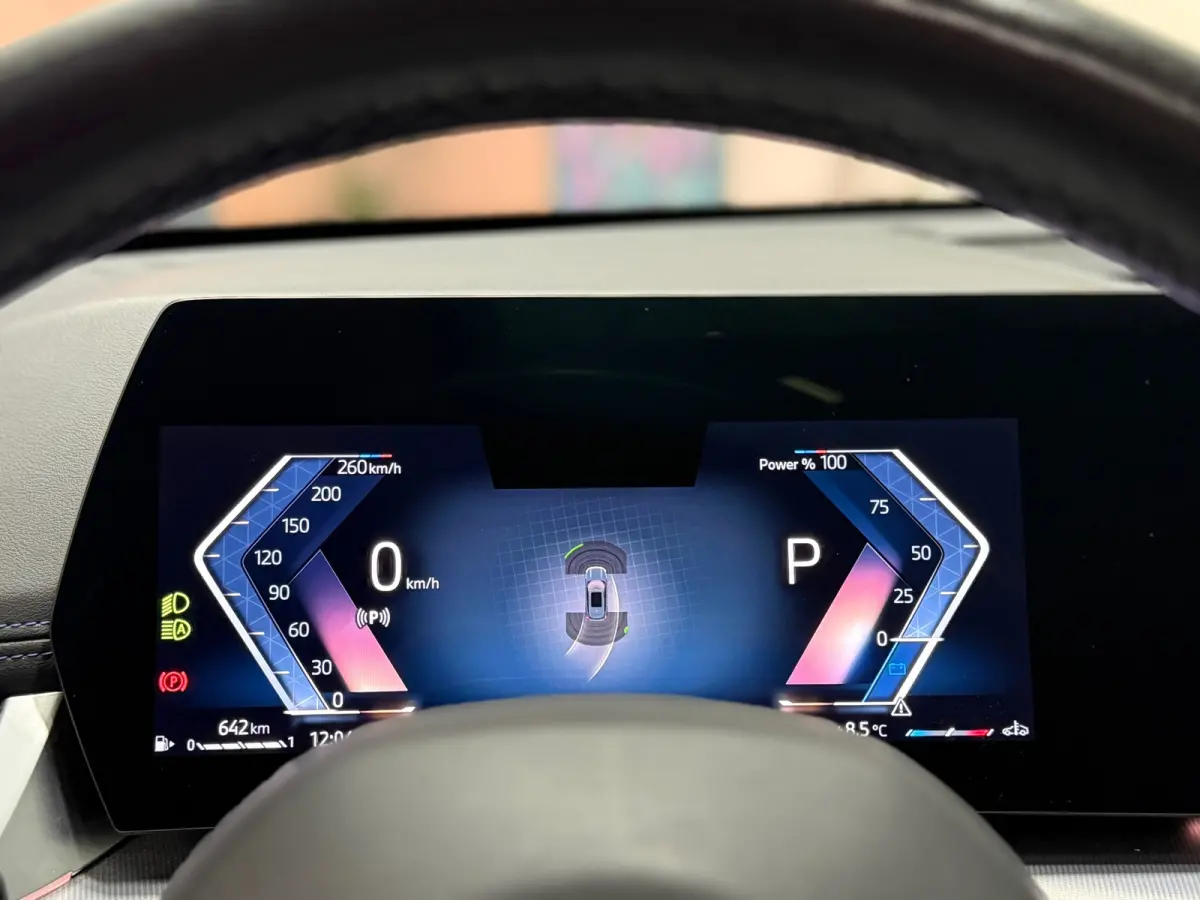 BMW sDrive20i M Sport Pano Sportstoelen ACC Trekhaak Navi LED Camera Carplay