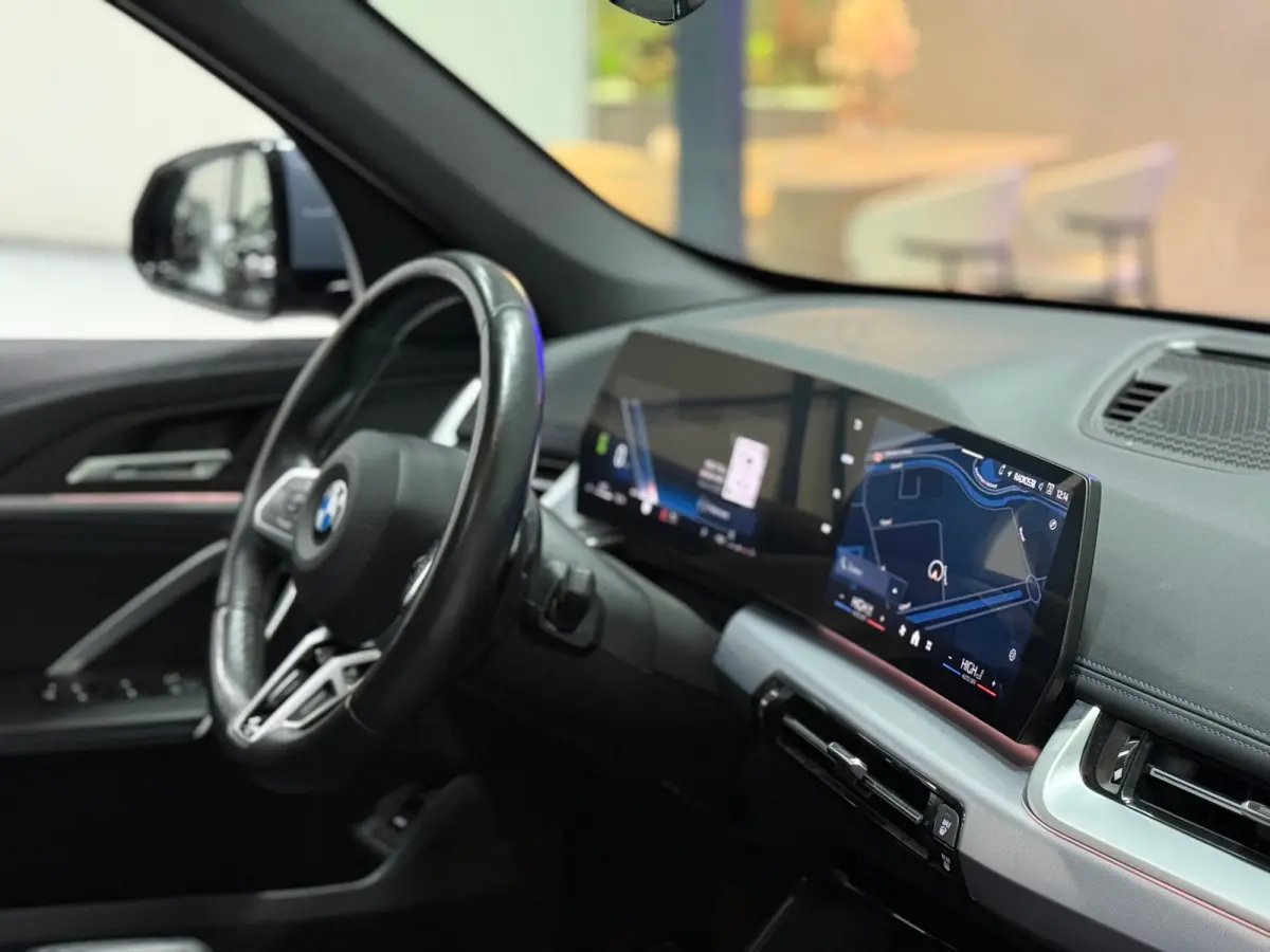 BMW sDrive20i M Sport Pano Sportstoelen ACC Trekhaak Navi LED Camera Carplay