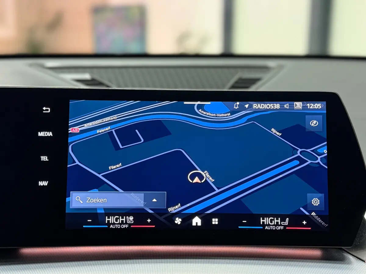 BMW sDrive20i M Sport Pano Sportstoelen ACC Trekhaak Navi LED Camera Carplay