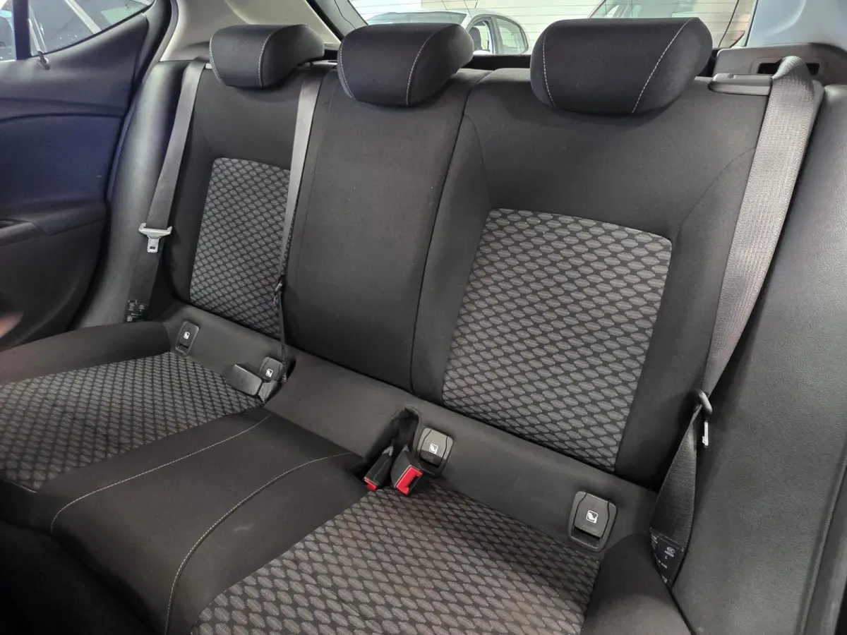 1.0 Business+ – NAP – Navigatie – Cruise – Airco – Parkeersensoren