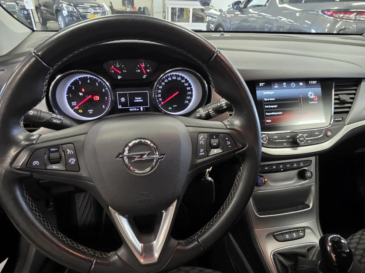 1.0 Business+ – NAP – Navigatie – Cruise – Airco – Parkeersensoren