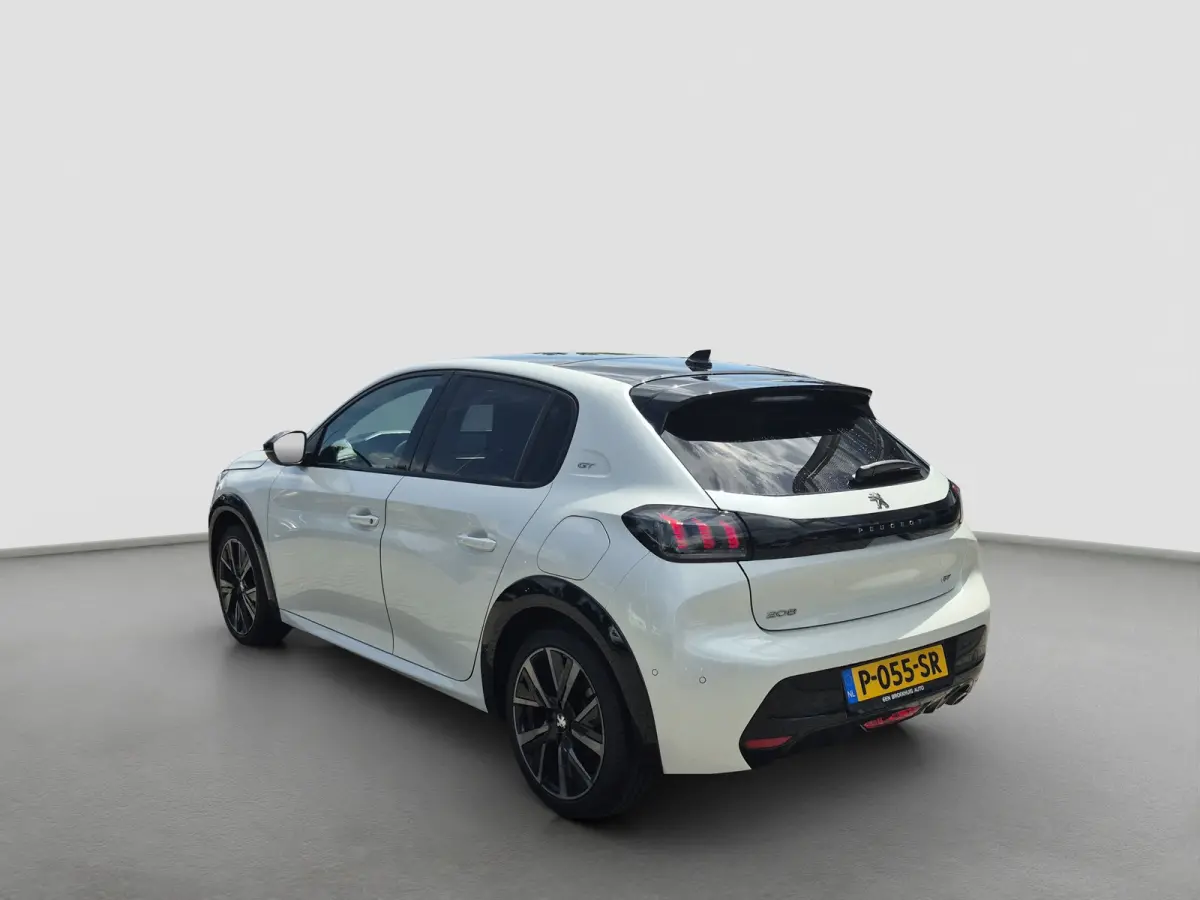 1.2 PureTech GT Pack Panoramadak | Stoelverwarming | Keyless | Full LED | Camera | Full map navigatie | Carplay/android auto |