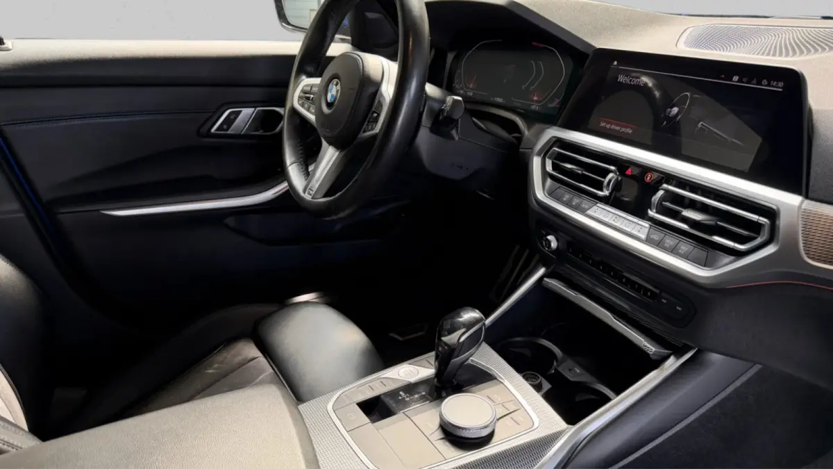 330i xDrive M-Sport(Goed OndH, Performance pakket, Camera, Navi Pro, Climate Con, Digitale Dash, Etc)
