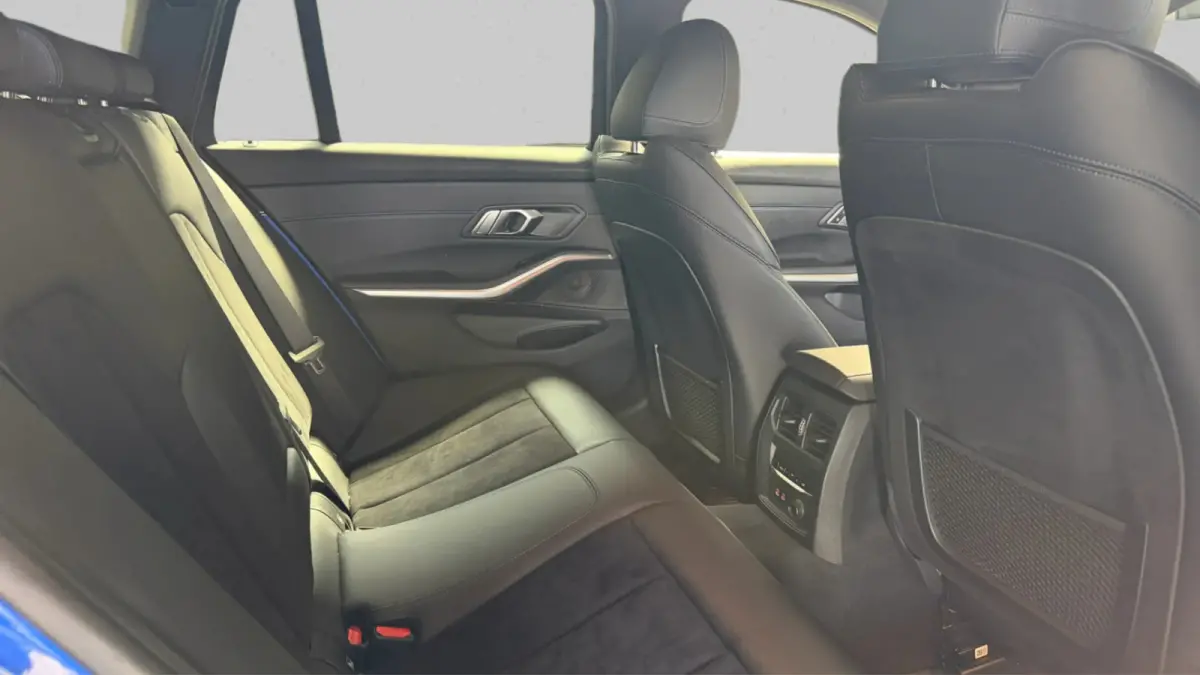 330i xDrive M-Sport(Goed OndH, Performance pakket, Camera, Navi Pro, Climate Con, Digitale Dash, Etc)