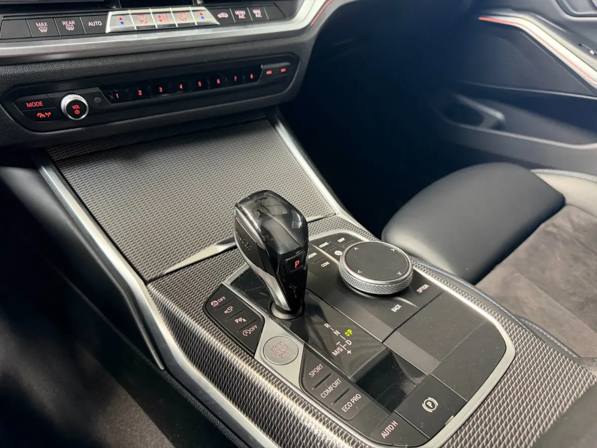 330i xDrive M-Sport(Goed OndH, Performance pakket, Camera, Navi Pro, Climate Con, Digitale Dash, Etc)