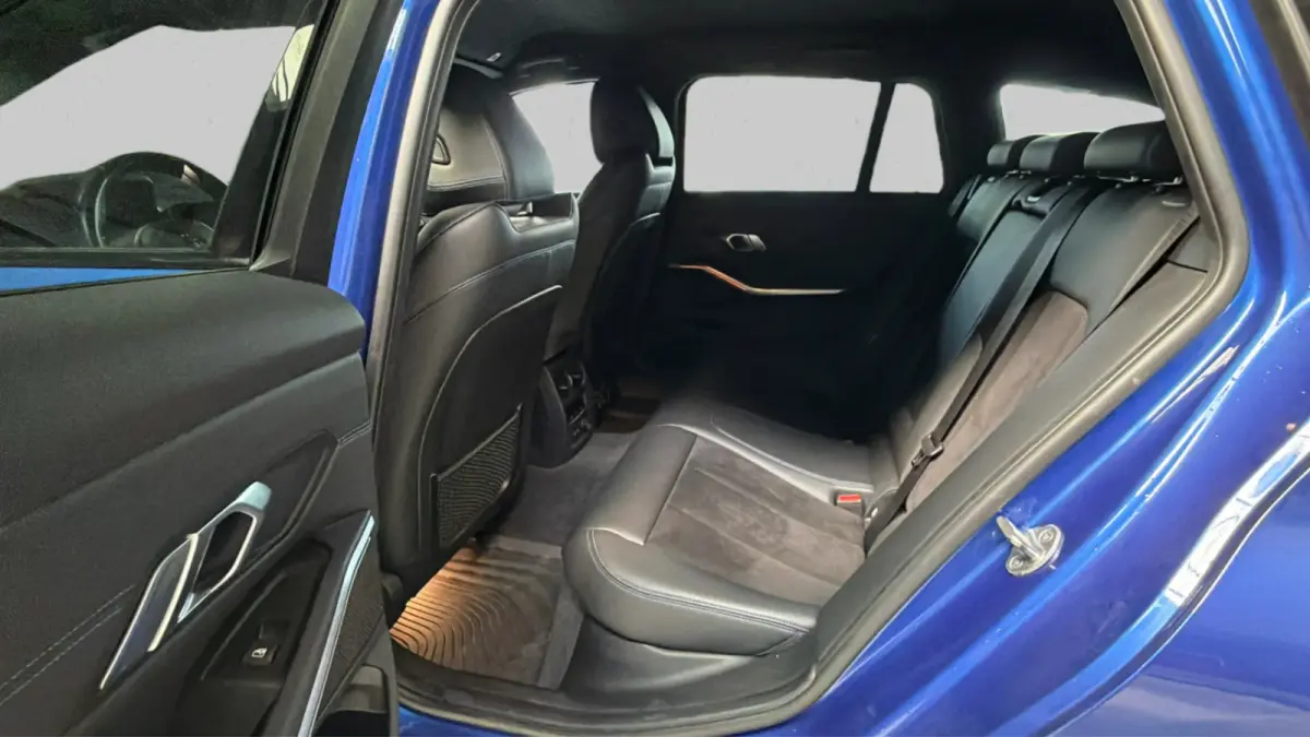330i xDrive M-Sport(Goed OndH, Performance pakket, Camera, Navi Pro, Climate Con, Digitale Dash, Etc)