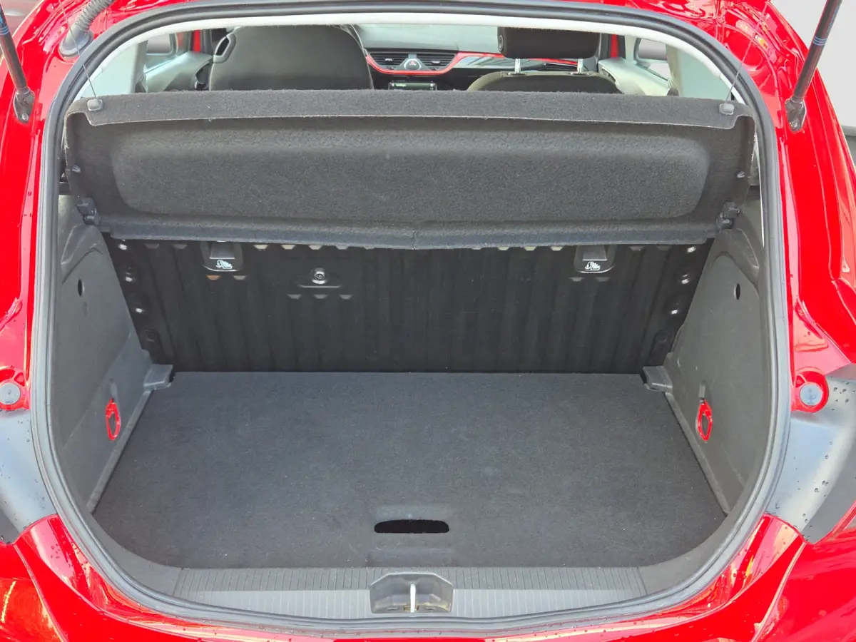 1.4 Cosmo Black pack | Parkeersensoren | Airco | Lage kmstand! |