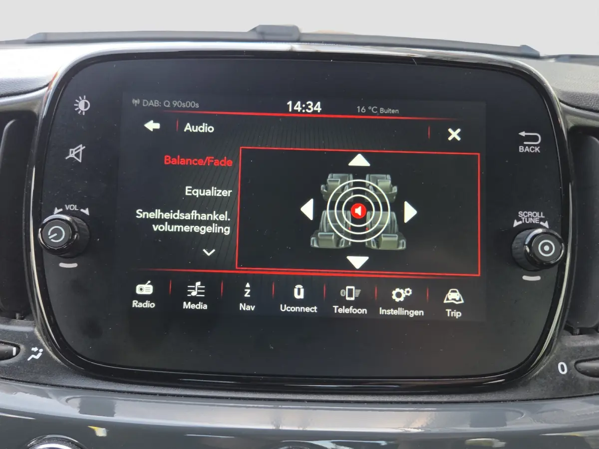 1.0 Hybrid Full map navigatie | Carplay/android auto | Parkeersensoren | DAB | Airco | Lm velgen |