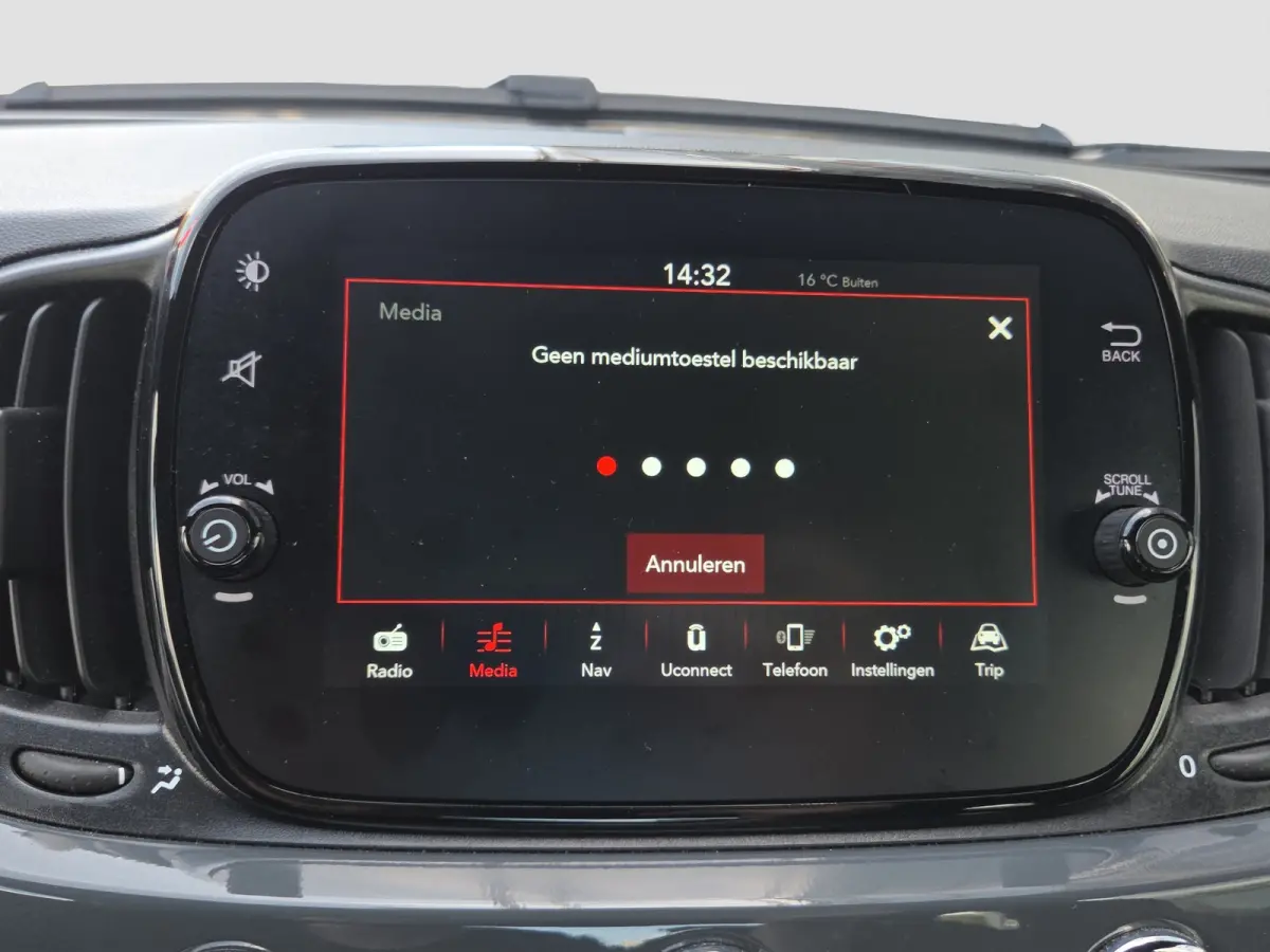1.0 Hybrid Full map navigatie | Carplay/android auto | Parkeersensoren | DAB | Airco | Lm velgen |