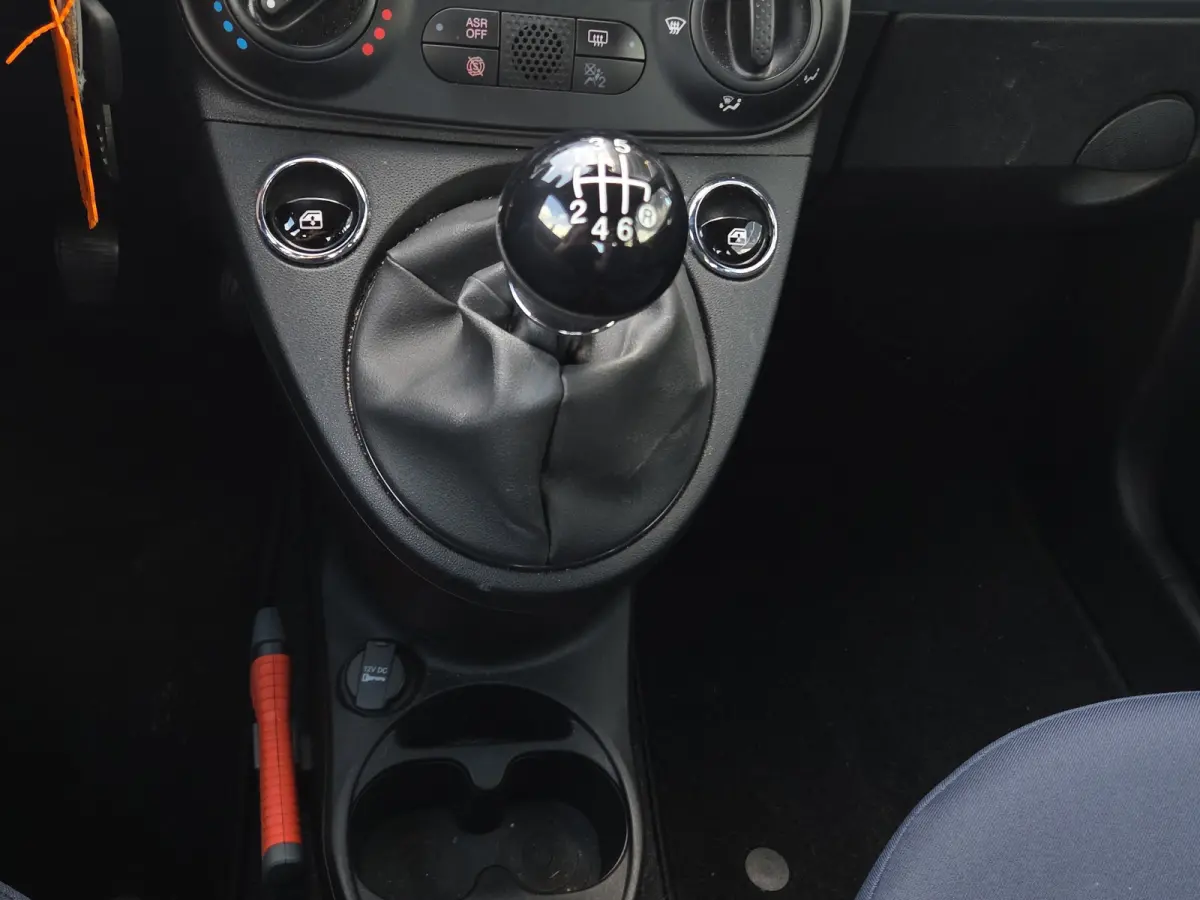 1.0 Hybrid Full map navigatie | Carplay/android auto | Parkeersensoren | DAB | Airco | Lm velgen |