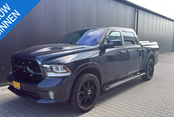 1500 5.7 V8 4x4 Crew Cab 5'7 Bedcover goed onderhouden!