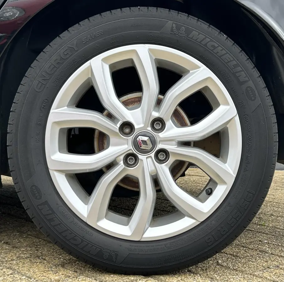 0.9 TCe Zen 90PK | NL AUTO | NAP | Onderhoudshistorie | Trekhaak | 5 Deurs | Navigatie | Cruise Control | Airco | 16 Inch Lichtmetalen Velgen | 2 Sleutels |