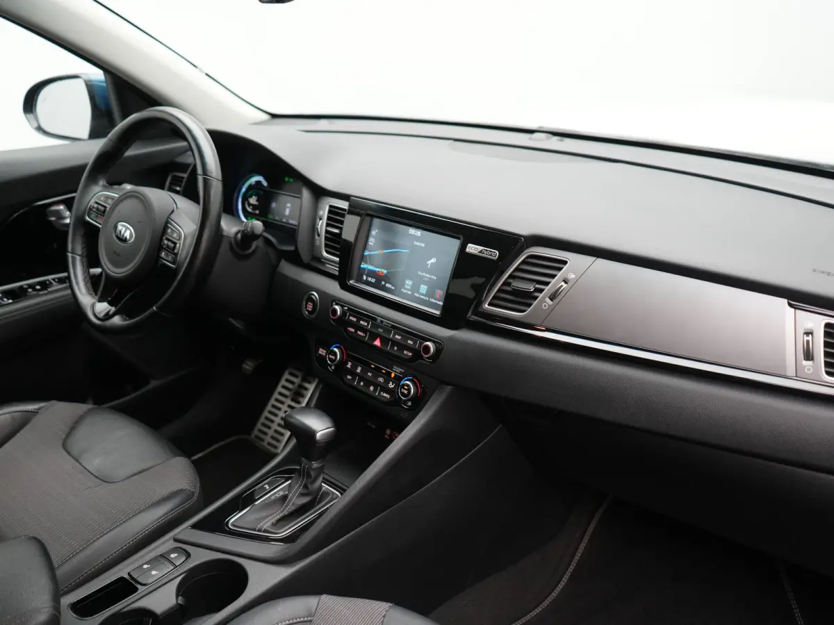 1.6 GDi DynamicPlusLine 141pk | Adaptive Cruise | Camera | JBL Audio | Sportstoelen & Stuur Verwarmd | Keyless | Blis | Apple Carplay | Navigatie | DAB | Hybrid |