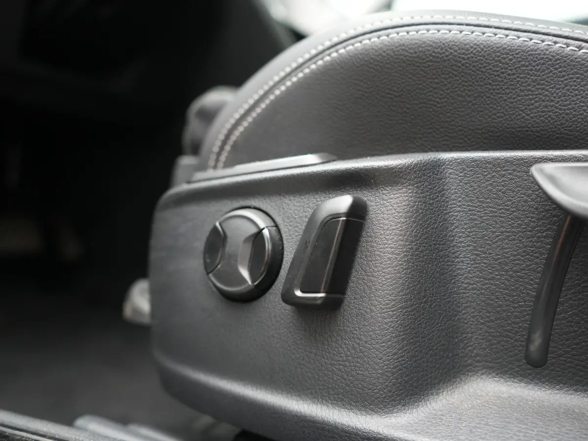 1.4 TSI GTE Business PHEV 218pk Dealer O.H. | Trekhaak Af Fabriek | Panodak | Adaptive Cruise | Camera | IQ Light | Alcantara Sportstoelen Massage & Verwarmd | Stuur Verwarmd | Keyless | Bli