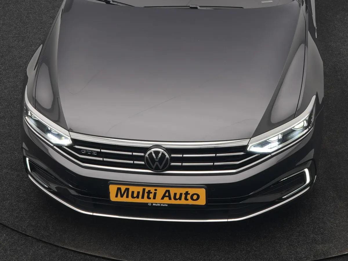 1.4 TSI GTE Business PHEV 218pk Dealer O.H. | Trekhaak Af Fabriek | Panodak | Adaptive Cruise | Camera | IQ Light | Alcantara Sportstoelen Massage & Verwarmd | Stuur Verwarmd | Keyless | Bli