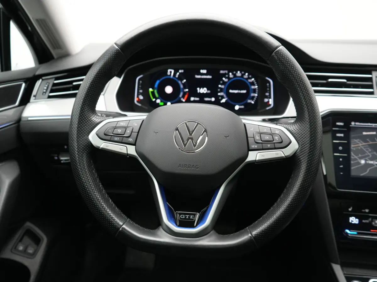 1.4 TSI GTE Business PHEV 218pk Dealer O.H. | Trekhaak Af Fabriek | Panodak | Adaptive Cruise | Camera | IQ Light | Alcantara Sportstoelen Massage & Verwarmd | Stuur Verwarmd | Keyless | Bli