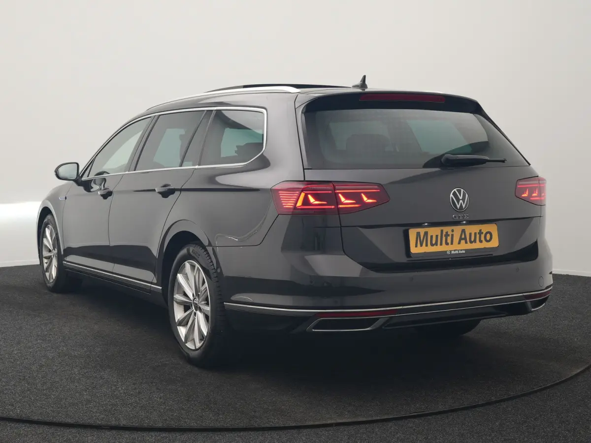 1.4 TSI GTE Business PHEV 218pk Dealer O.H. | Trekhaak Af Fabriek | Panodak | Adaptive Cruise | Camera | IQ Light | Alcantara Sportstoelen Massage & Verwarmd | Stuur Verwarmd | Keyless | Bli
