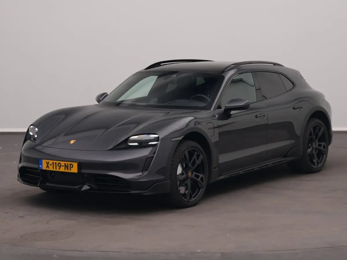 Turbo 93 kWh | burmester | achterasbesturing | head-up | bijrijdersdisplay | carbon | 1e eigenaar