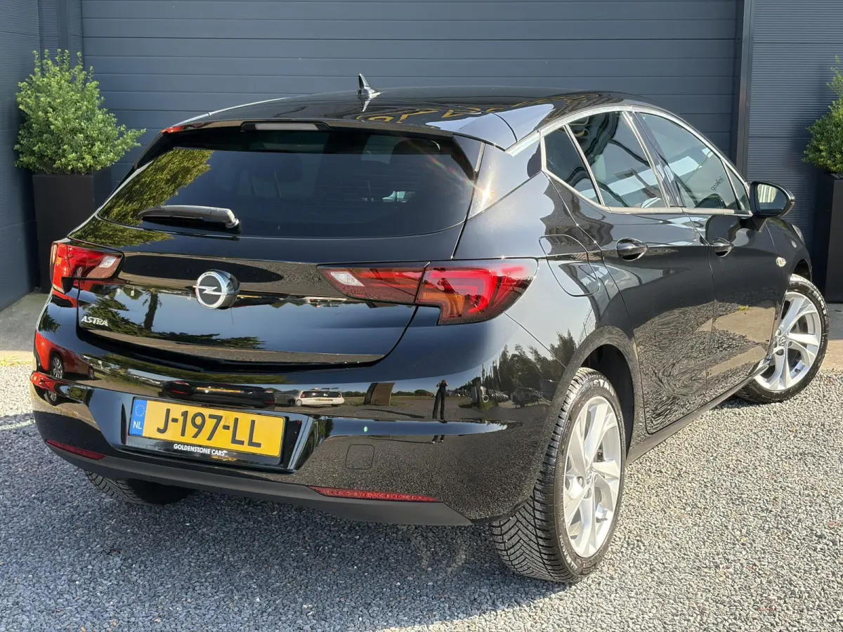 1.2 Launch Elegance 2e Eigenaar,Camera,Stoelverw-Stuurverw,110pk,Navi,Carplay,Halfleder,Elekt.Stoel,6 Bak,Clima,Cruise,Lm velgen,Pdc V+A,N.A.P,Net beurt gehad,Apk tot 09-2028