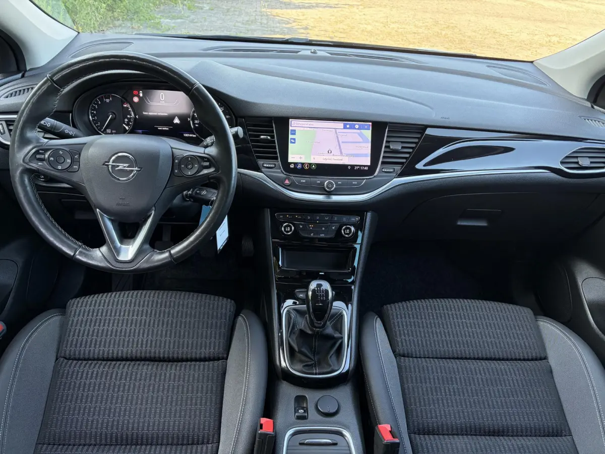 1.2 Launch Elegance 2e Eigenaar,Camera,Stoelverw-Stuurverw,110pk,Navi,Carplay,Halfleder,Elekt.Stoel,6 Bak,Clima,Cruise,Lm velgen,Pdc V+A,N.A.P,Net beurt gehad,Apk tot 09-2028
