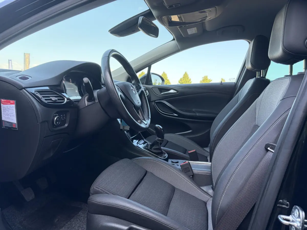 1.2 Launch Elegance 2e Eigenaar,Camera,Stoelverw-Stuurverw,110pk,Navi,Carplay,Halfleder,Elekt.Stoel,6 Bak,Clima,Cruise,Lm velgen,Pdc V+A,N.A.P,Net beurt gehad,Apk tot 09-2028