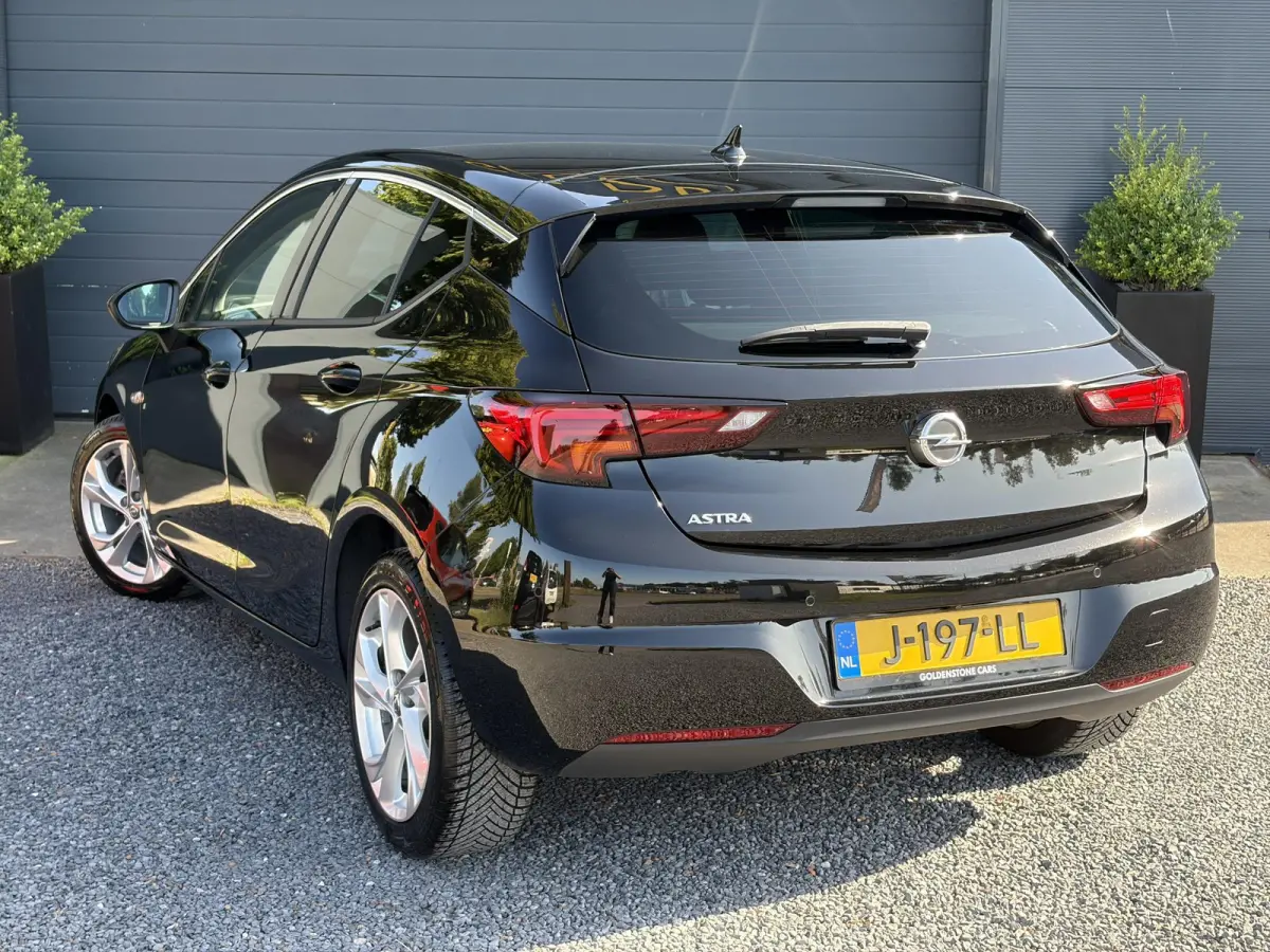 1.2 Launch Elegance 2e Eigenaar,Camera,Stoelverw-Stuurverw,110pk,Navi,Carplay,Halfleder,Elekt.Stoel,6 Bak,Clima,Cruise,Lm velgen,Pdc V+A,N.A.P,Net beurt gehad,Apk tot 09-2028
