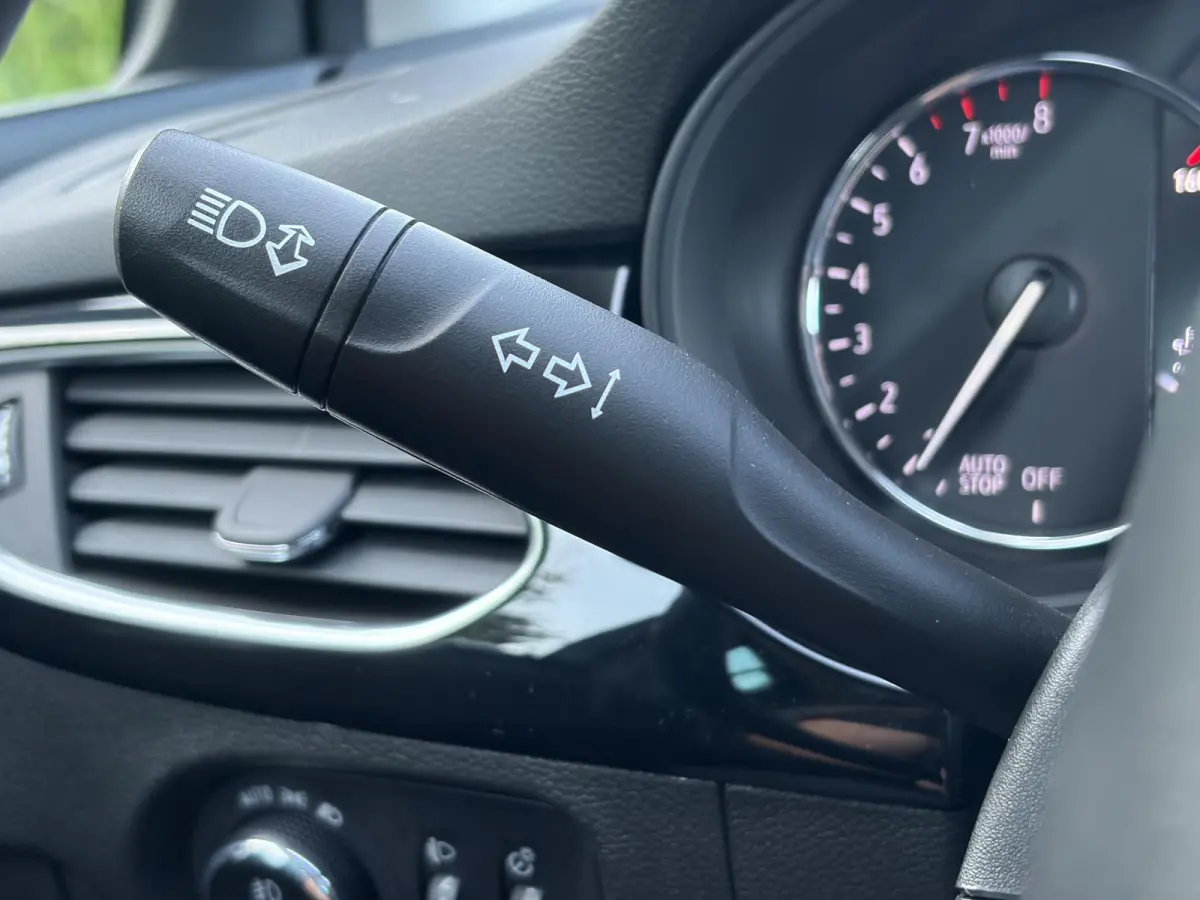 1.2 Launch Elegance 2e Eigenaar,Camera,Stoelverw-Stuurverw,110pk,Navi,Carplay,Halfleder,Elekt.Stoel,6 Bak,Clima,Cruise,Lm velgen,Pdc V+A,N.A.P,Net beurt gehad,Apk tot 09-2028
