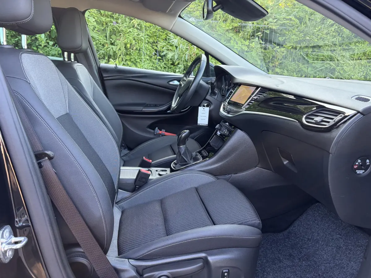 1.2 Launch Elegance 2e Eigenaar,Camera,Stoelverw-Stuurverw,110pk,Navi,Carplay,Halfleder,Elekt.Stoel,6 Bak,Clima,Cruise,Lm velgen,Pdc V+A,N.A.P,Net beurt gehad,Apk tot 09-2028