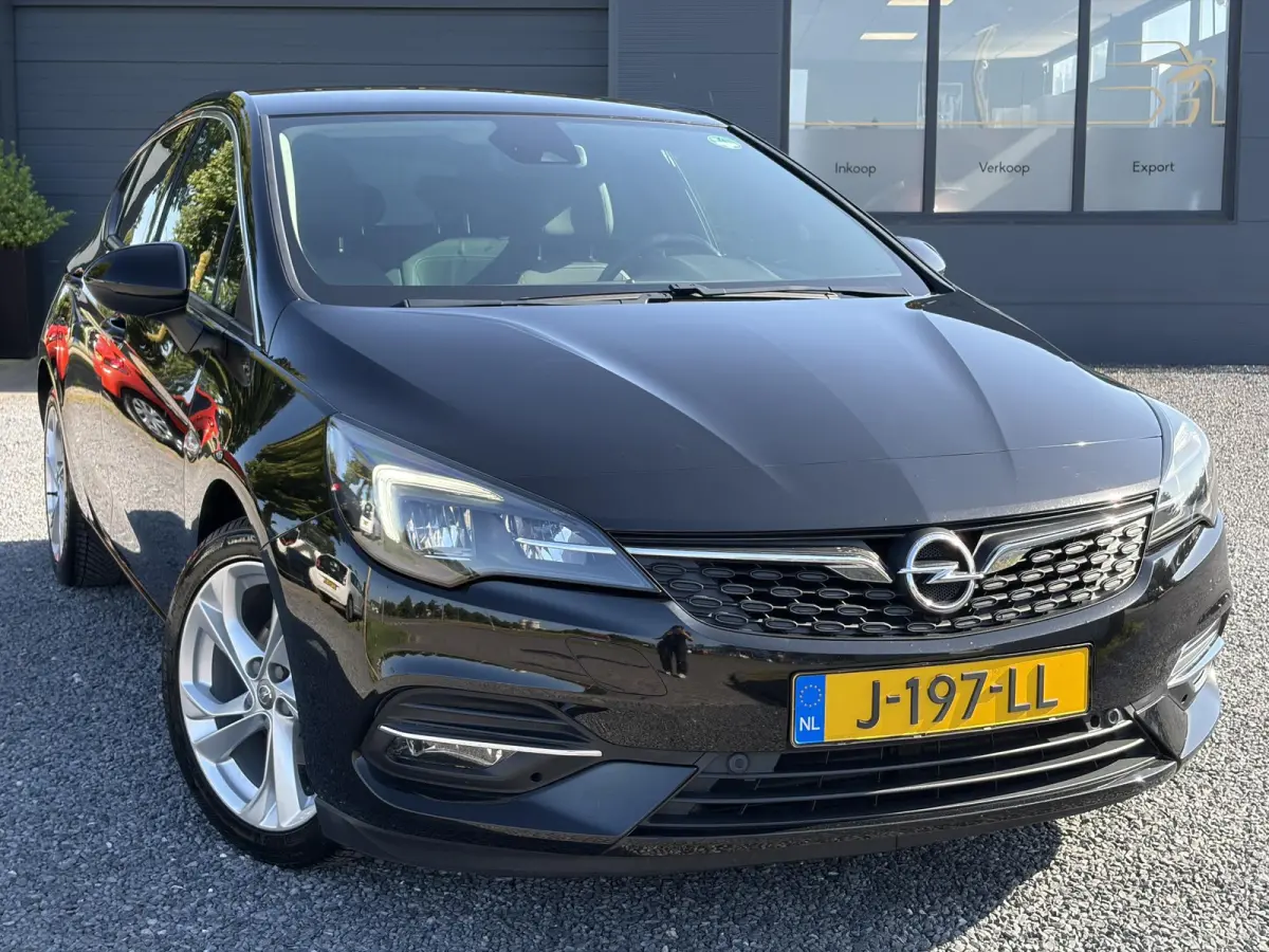 1.2 Launch Elegance 2e Eigenaar,Camera,Stoelverw-Stuurverw,110pk,Navi,Carplay,Halfleder,Elekt.Stoel,6 Bak,Clima,Cruise,Lm velgen,Pdc V+A,N.A.P,Net beurt gehad,Apk tot 09-2028