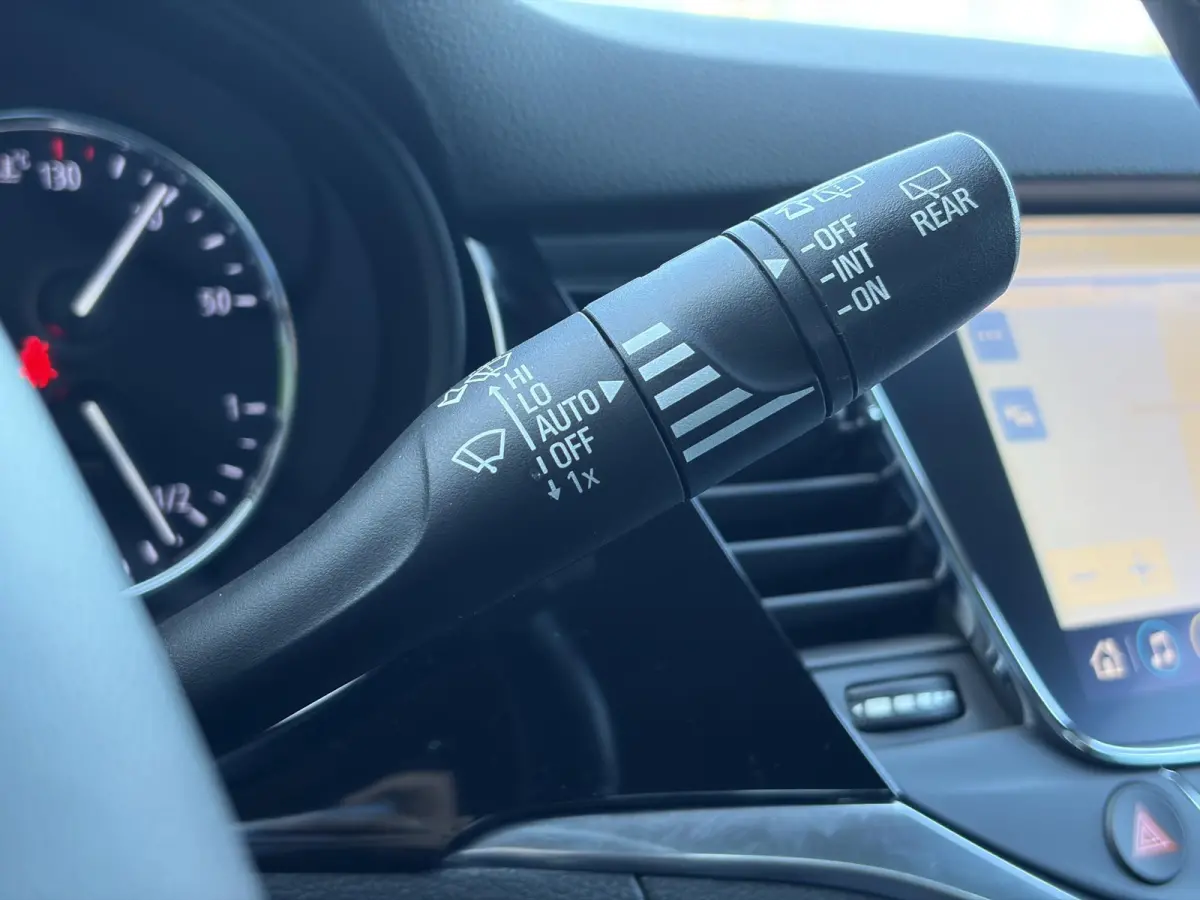 1.2 Launch Elegance 2e Eigenaar,Camera,Stoelverw-Stuurverw,110pk,Navi,Carplay,Halfleder,Elekt.Stoel,6 Bak,Clima,Cruise,Lm velgen,Pdc V+A,N.A.P,Net beurt gehad,Apk tot 09-2028