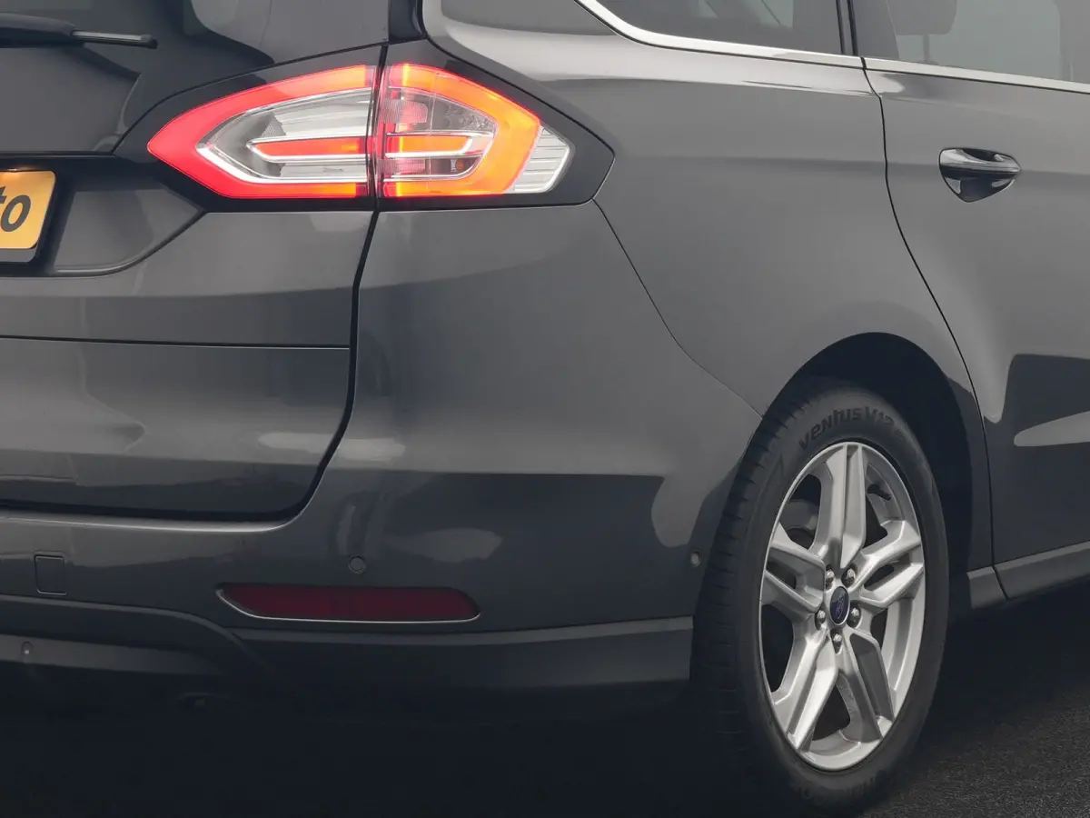 2.0 Titanium Automaat 7 Persoons 241pk Dealer O.H. | Panodak | Trekhaak Afn. | Adaptive Cruise | Camera | Alcantara Sportstoelen Memory & Verwarmd | Stuur Verwarmd | Apple Carplay | LED Kopl