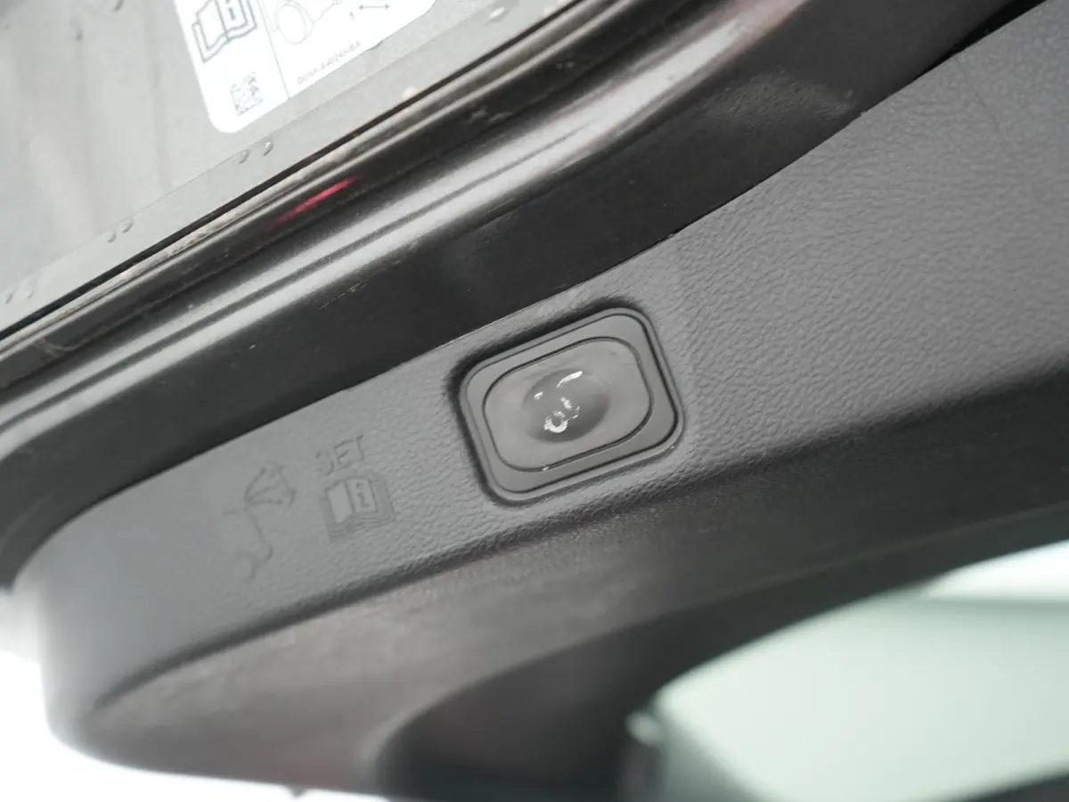 2.0 Titanium Automaat 7 Persoons 241pk Dealer O.H. | Panodak | Trekhaak Afn. | Adaptive Cruise | Camera | Alcantara Sportstoelen Memory & Verwarmd | Stuur Verwarmd | Apple Carplay | LED Kopl