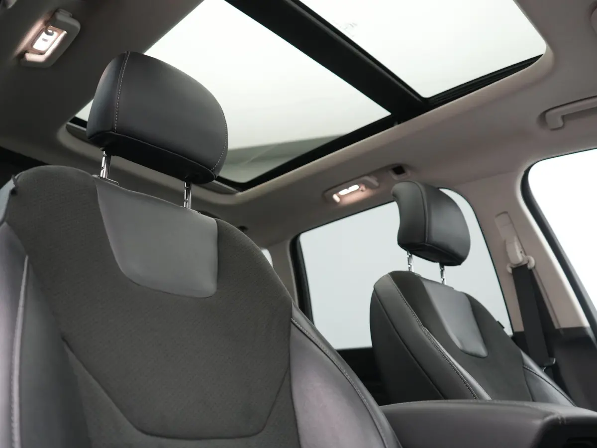 2.0 Titanium Automaat 7 Persoons 241pk Dealer O.H. | Panodak | Trekhaak Afn. | Adaptive Cruise | Camera | Alcantara Sportstoelen Memory & Verwarmd | Stuur Verwarmd | Apple Carplay | LED Kopl