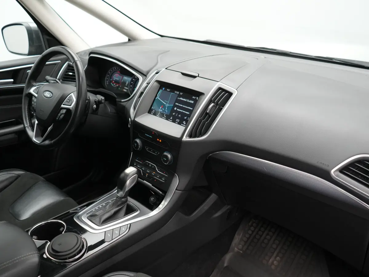 2.0 Titanium Automaat 7 Persoons 241pk Dealer O.H. | Panodak | Trekhaak Afn. | Adaptive Cruise | Camera | Alcantara Sportstoelen Memory & Verwarmd | Stuur Verwarmd | Apple Carplay | LED Kopl