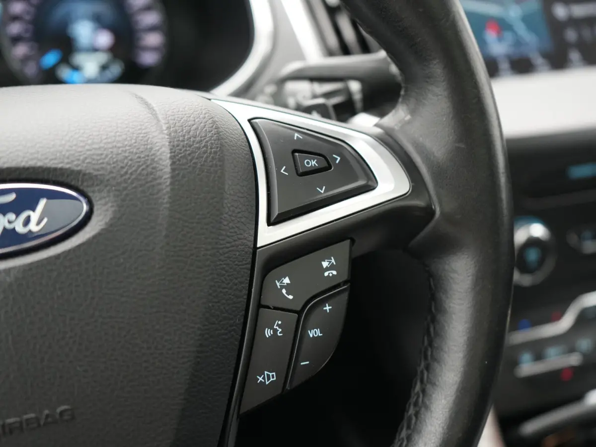 2.0 Titanium Automaat 7 Persoons 241pk Dealer O.H. | Panodak | Trekhaak Afn. | Adaptive Cruise | Camera | Alcantara Sportstoelen Memory & Verwarmd | Stuur Verwarmd | Apple Carplay | LED Kopl